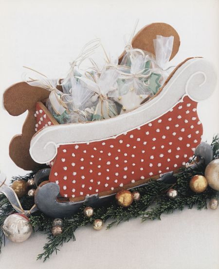 Cookie Craft gingerbread sleigh styled